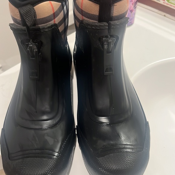 Burberry vintage check neoprene and rubber rain boots - Picture 2 of 2